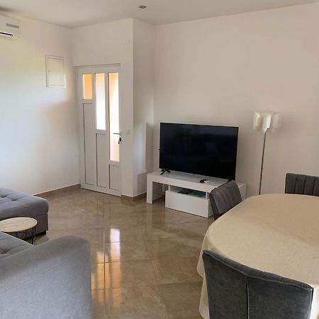 Nelly Apartments Privlaka  Luaran gambar