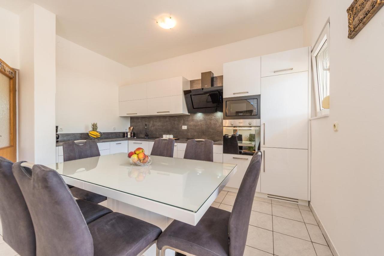 Nelly Apartments Privlaka  Luaran gambar