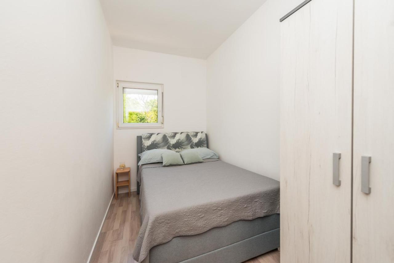 Nelly Apartments Privlaka  Luaran gambar
