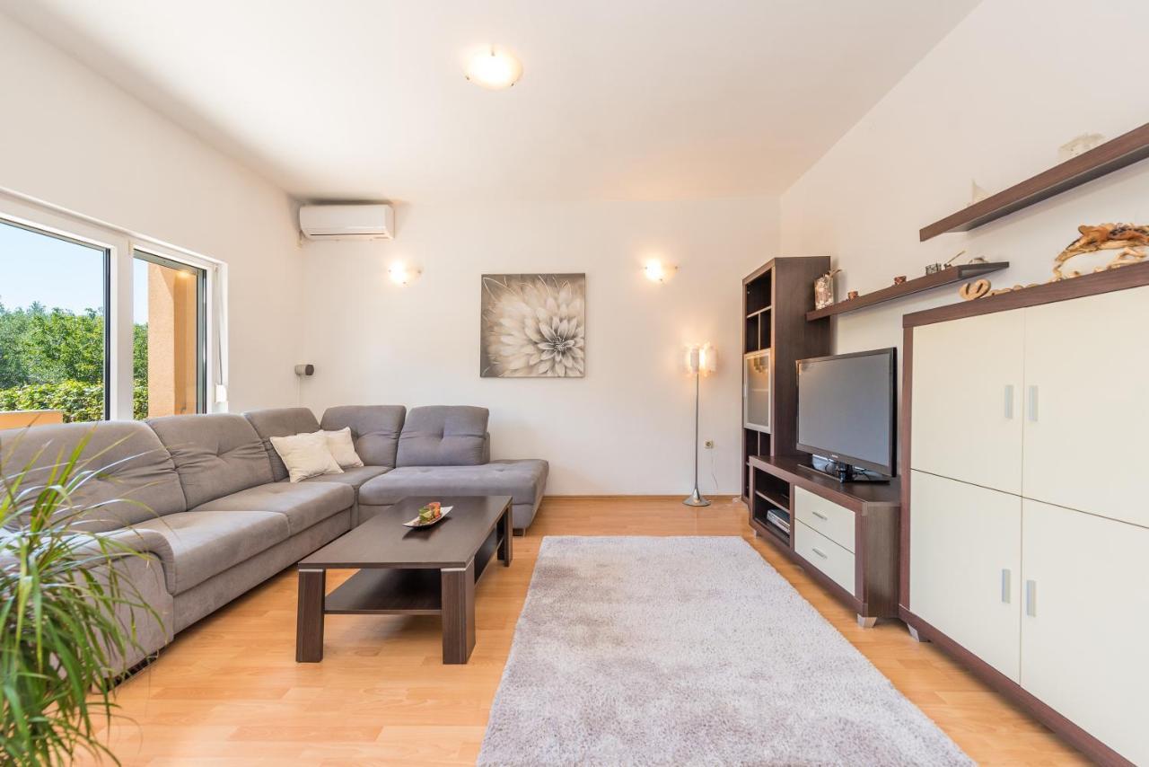Nelly Apartments Privlaka  Luaran gambar